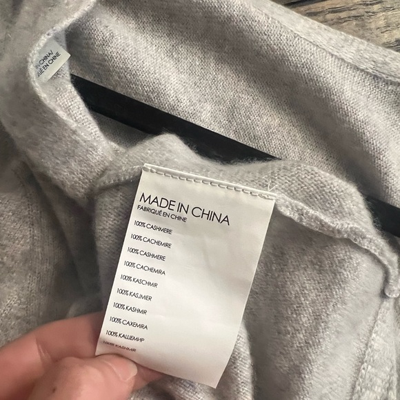 Open back Club Monaco 100% Cashmere Sweater - Picture 7 of 7